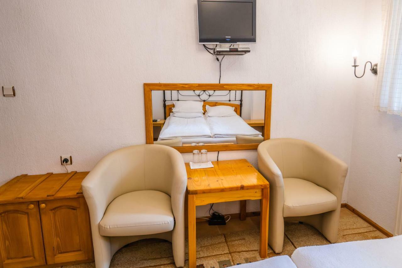 梅尔尼克 托尼旅馆酒店 外观 照片